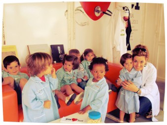 A nosa compañeira Eva, momentos antes de "recetar" lecturas