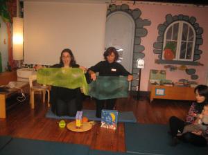Os bebes gozando da lectura no Bbencontro na Biblioteca Infantil