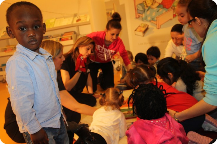 Compartindo a maleta viaxeira da Beba, Escola Infantil Xénese